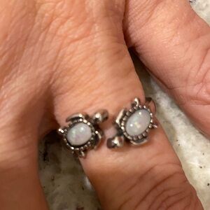 FREE ANKLE BRACELET W/ purchase
🐢 Silver Turtle Opal Ring - White Opal Accent -
